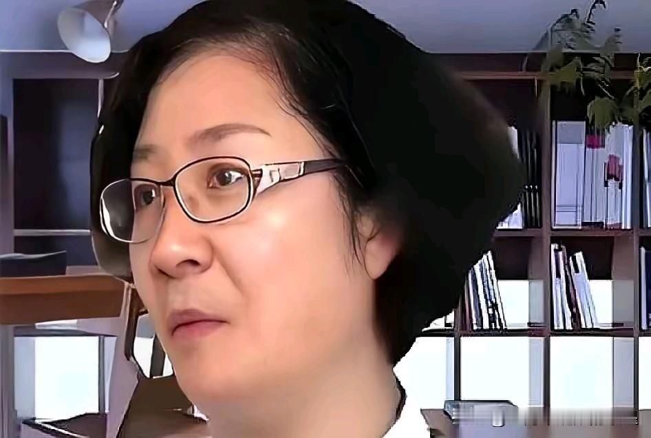 韩学杰一句“再不收外国学生”，直接被骂上热搜。全网说她狭隘、封闭，丢中医的脸，可