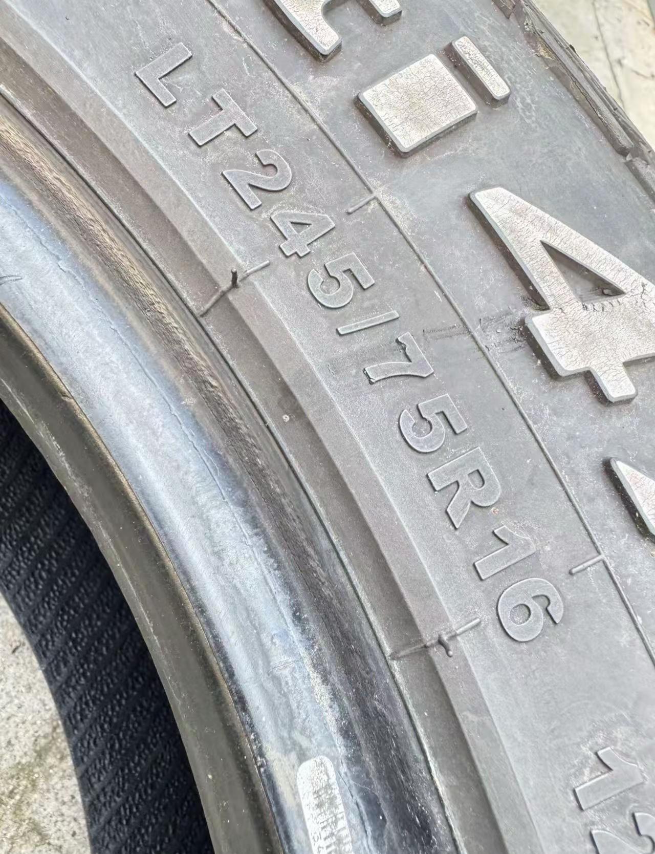 245/75/16拆车2条。佳通245/75R16越野轮胎4×4 AT100实拍