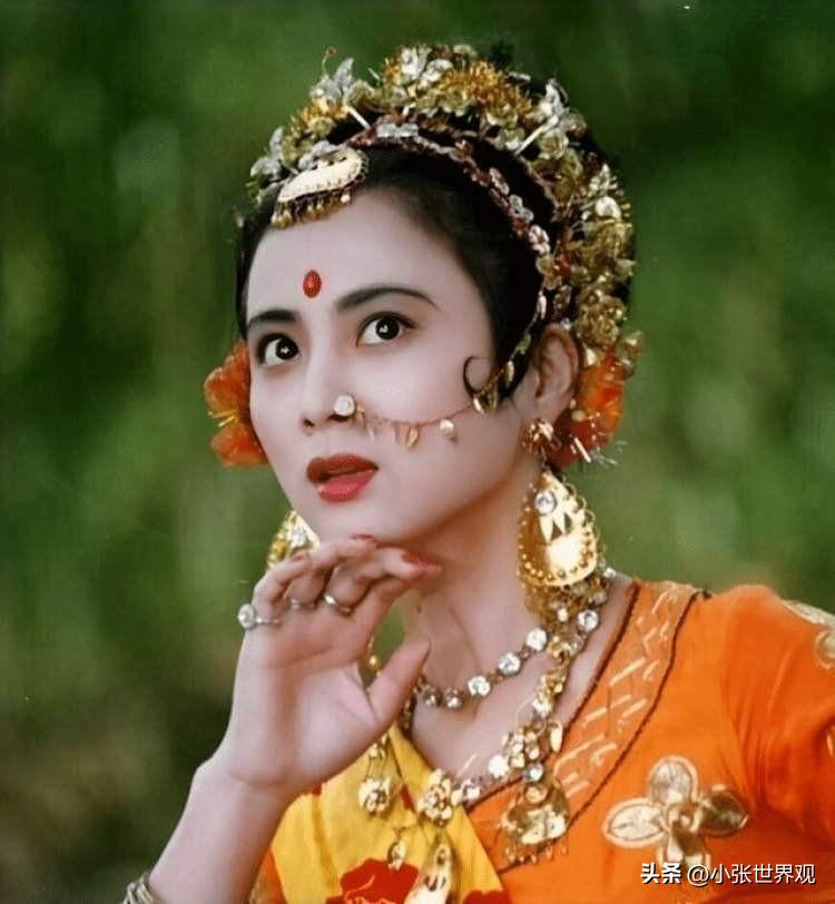 1997年，李玲玉嫁给犹太富豪杰瑞，新婚夜，李玲玉开玩笑地说：“你就不怕我嫁给你