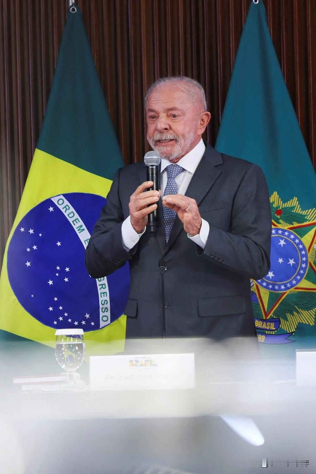 被总统调侃‘远程办公’ 内马尔下仗复出

　　巴西总统卢拉（Lula）昨天调侃内