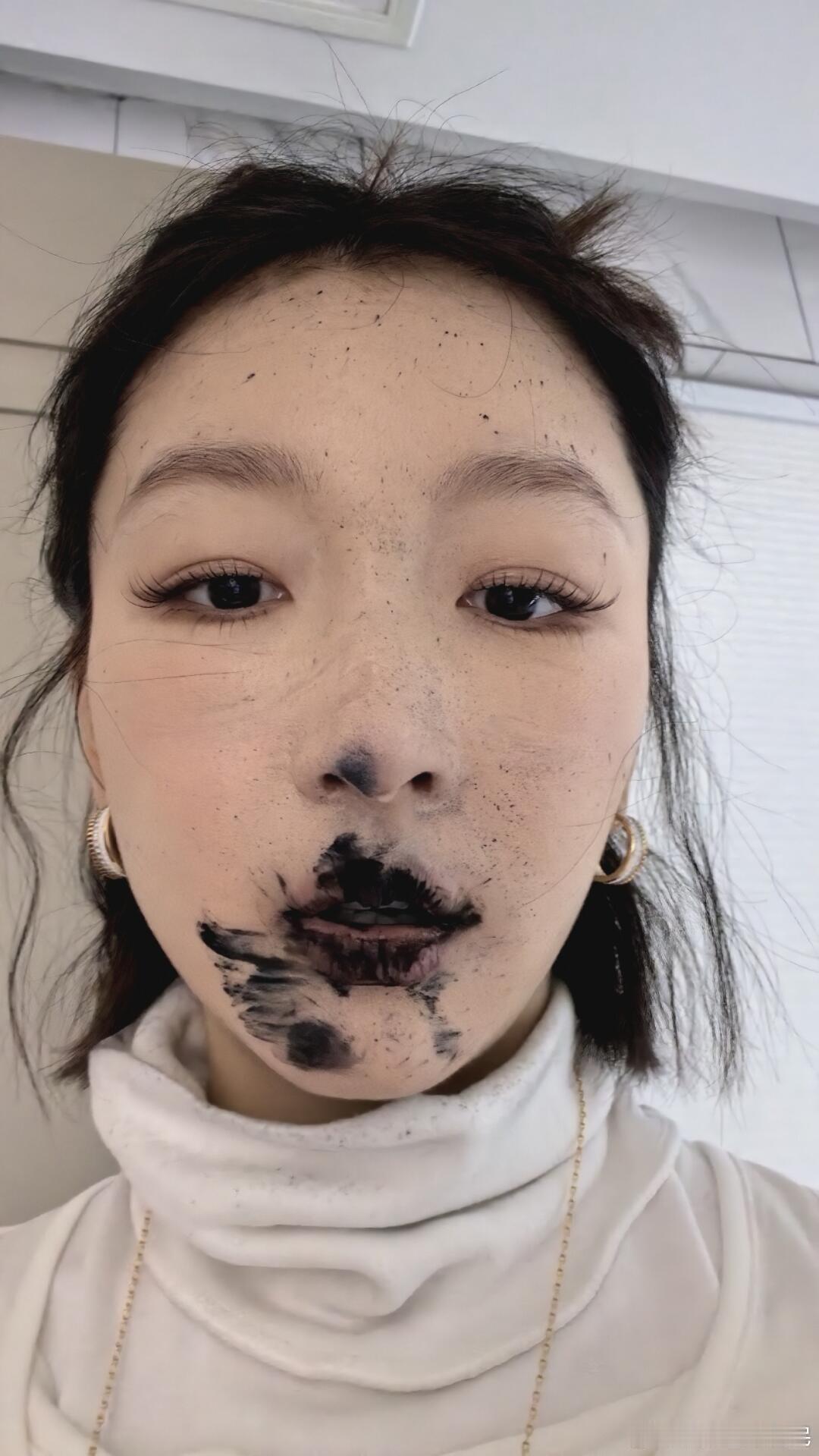 周冬雨电子案底 周冬雨电子案底直接焊死在节目里✨，一顿毫无章法的乱杀，精准点出汪