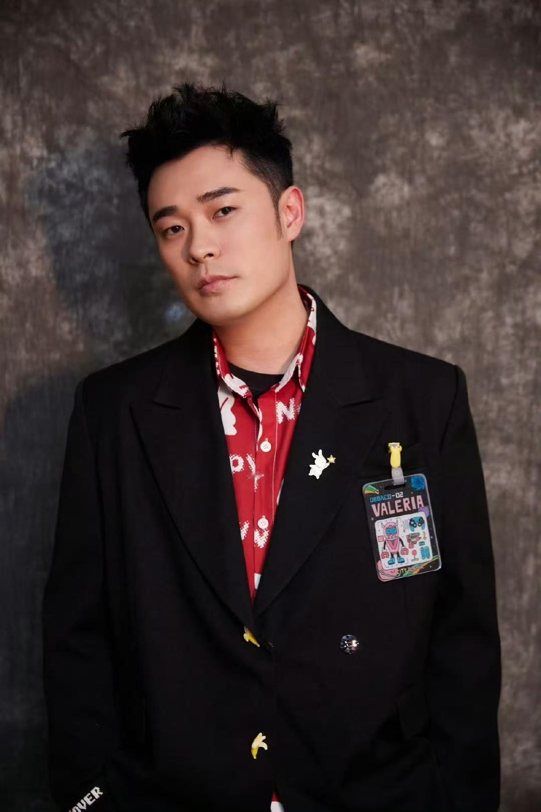 娱乐陈赫百万捐款支援香港 陈赫捐赠100万元人民币支持香港，愿受灾同胞早日度过难