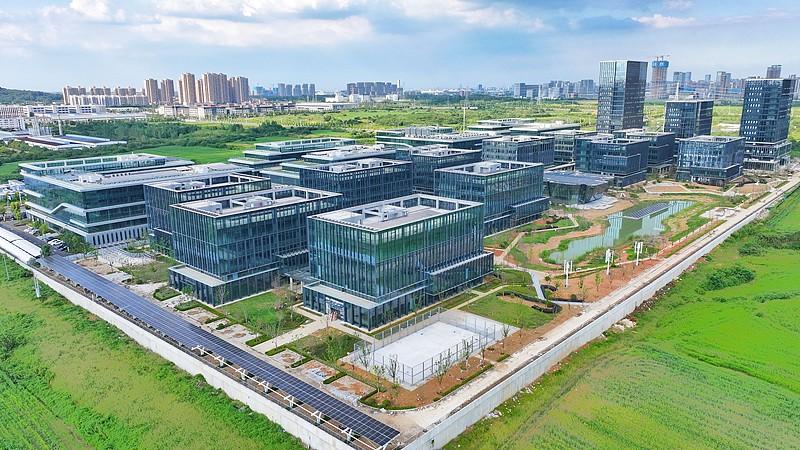早前刷到有人说合肥是闷声干大事的科技隐形翘楚，翻查了相关数据才发现这真不是虚夸之