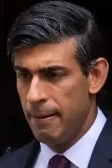 英国换首相出意外咖喱大国破防了文/司马南两年前，我赌苏纳克注定干不长，没想到这位