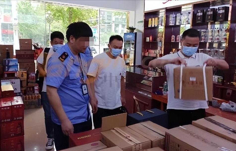 🌙安徽，李某在电商平台两次低价买3箱剑南春白酒，经鉴定是假酒。他申请仅退款，商