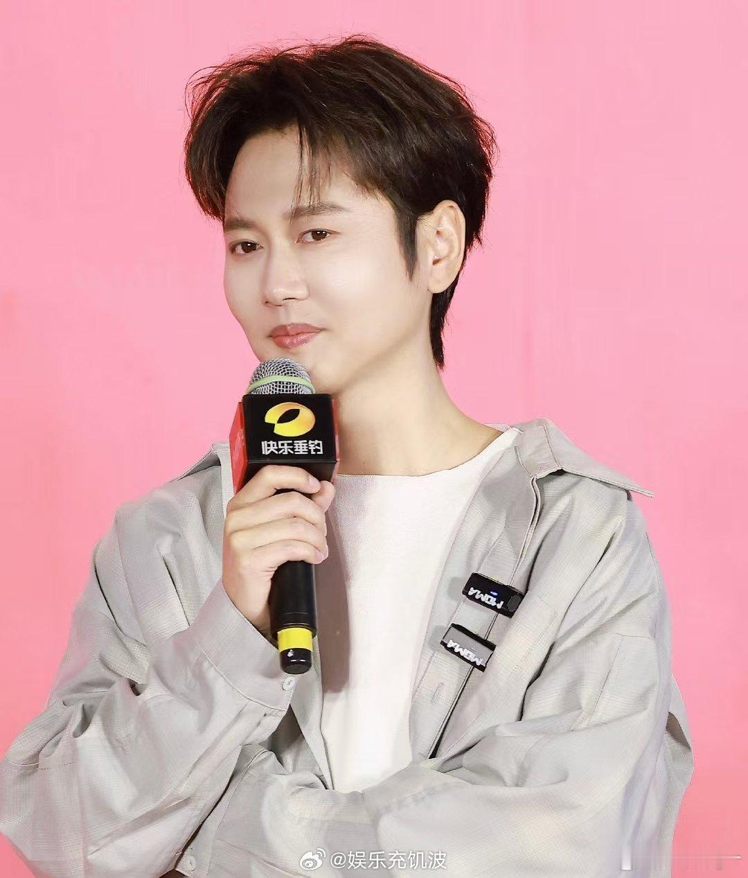 孟鹤堂加盟2026辽宁春晚辽宁春晚 孟鹤堂加盟辽视春晚，沈阳烟火里藏满欢笑！2月