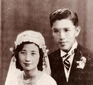 1930年，28岁的清华教授周培源仍然单身，朋友拿来一沓照片让他挑选，上面都是北