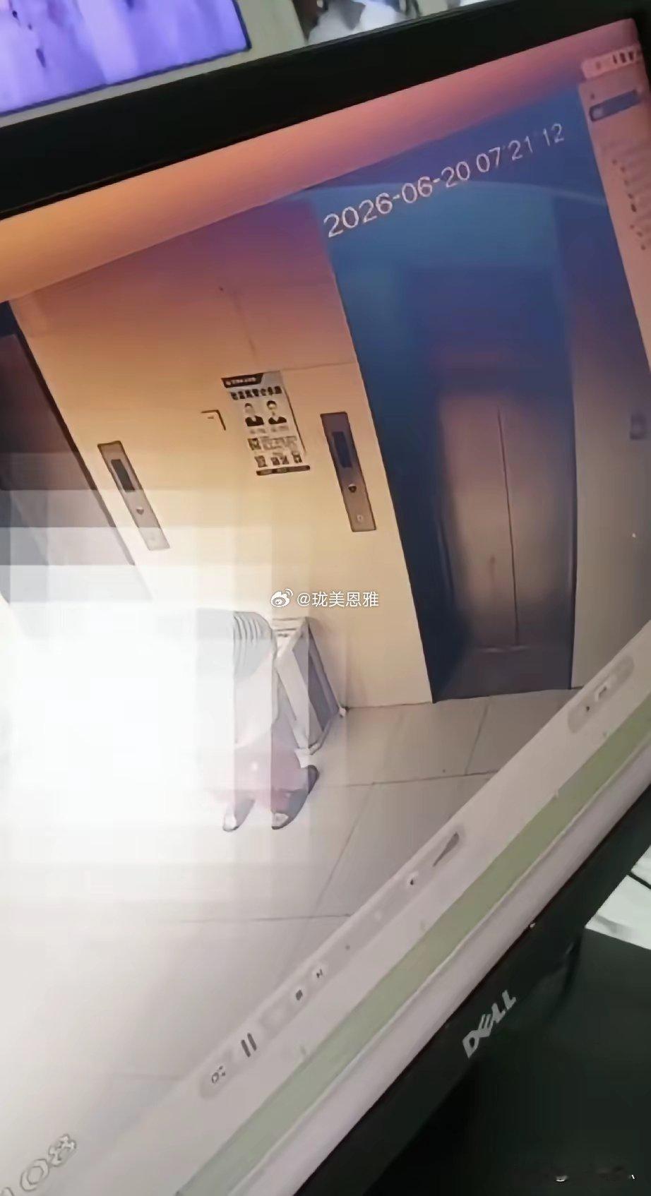 又一起，印度人直接拉在了酒店电梯垃圾桶上，看标牌就是汉字，国内某酒店非得赚印度人