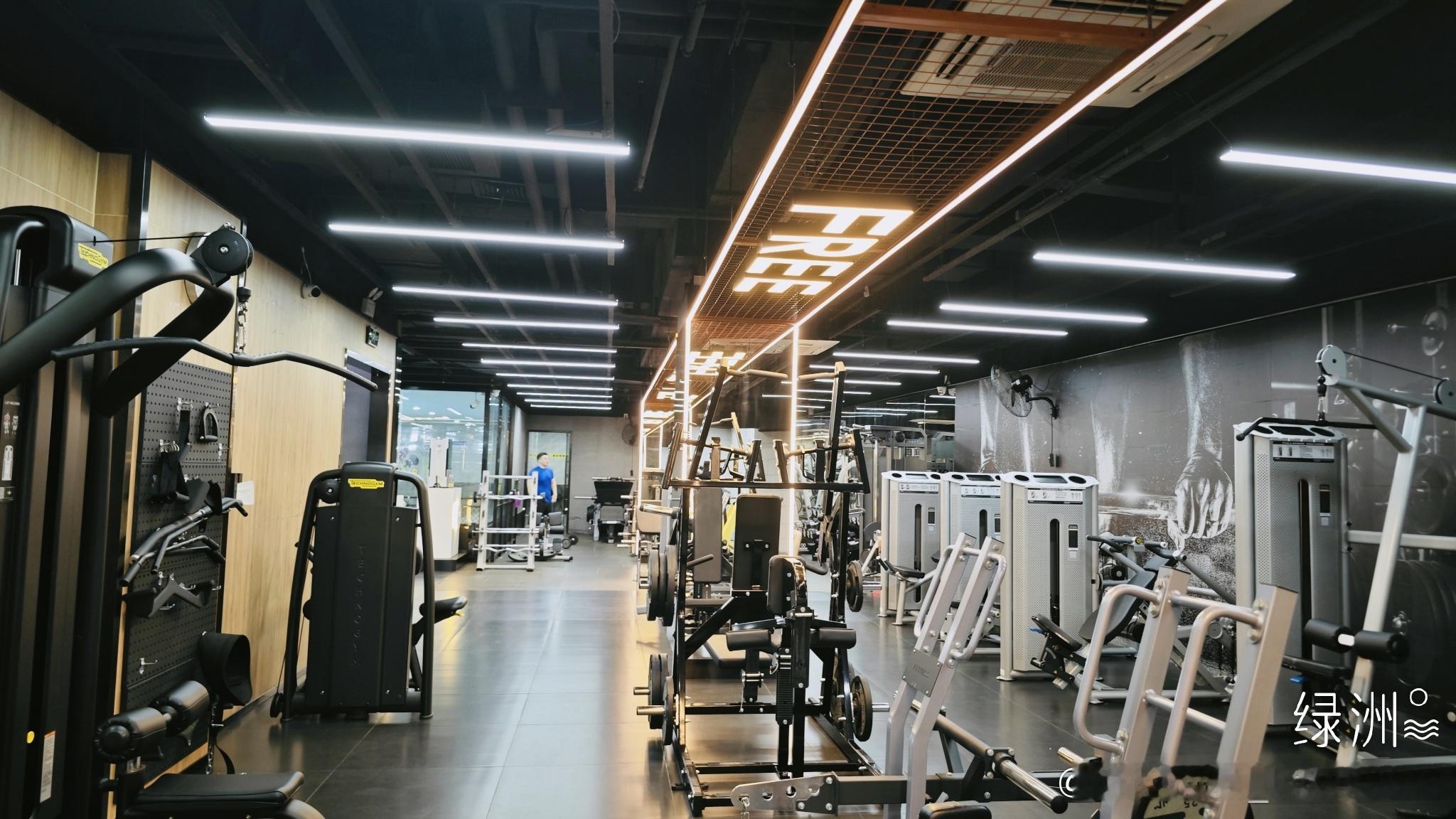 除非他真正感觉需要别人的帮助，否则别人的介入只会引起他的厌烦。这就是《水手》当时