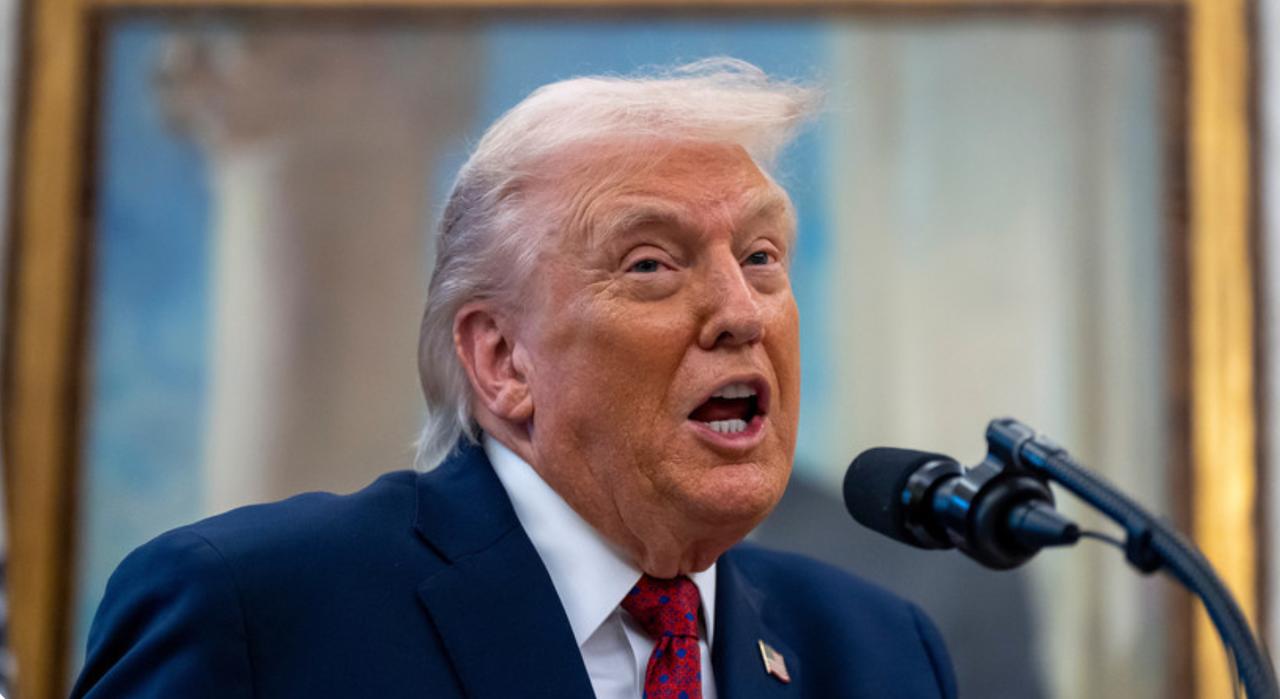 特朗普开脱口不择言的下属
 
 
美国总统特朗普就白宫幕僚长苏茜·怀尔斯称其具有