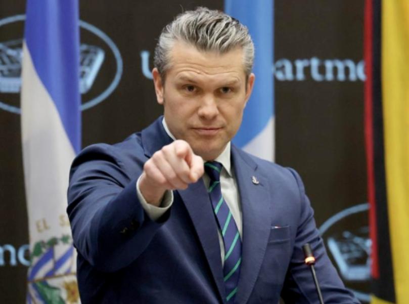 美军这回真是出了大新闻，据美国匿名官员爆料，国防部长赫格塞思直接绕开所有规矩，把