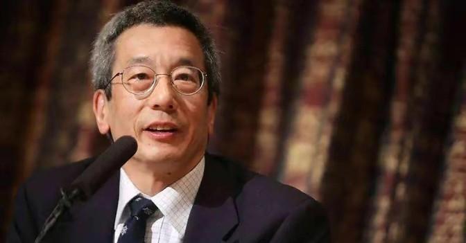 “我姓钱，但我不是中国人，我有美国国籍，是一个美国科学家。”
钱永健，1952年