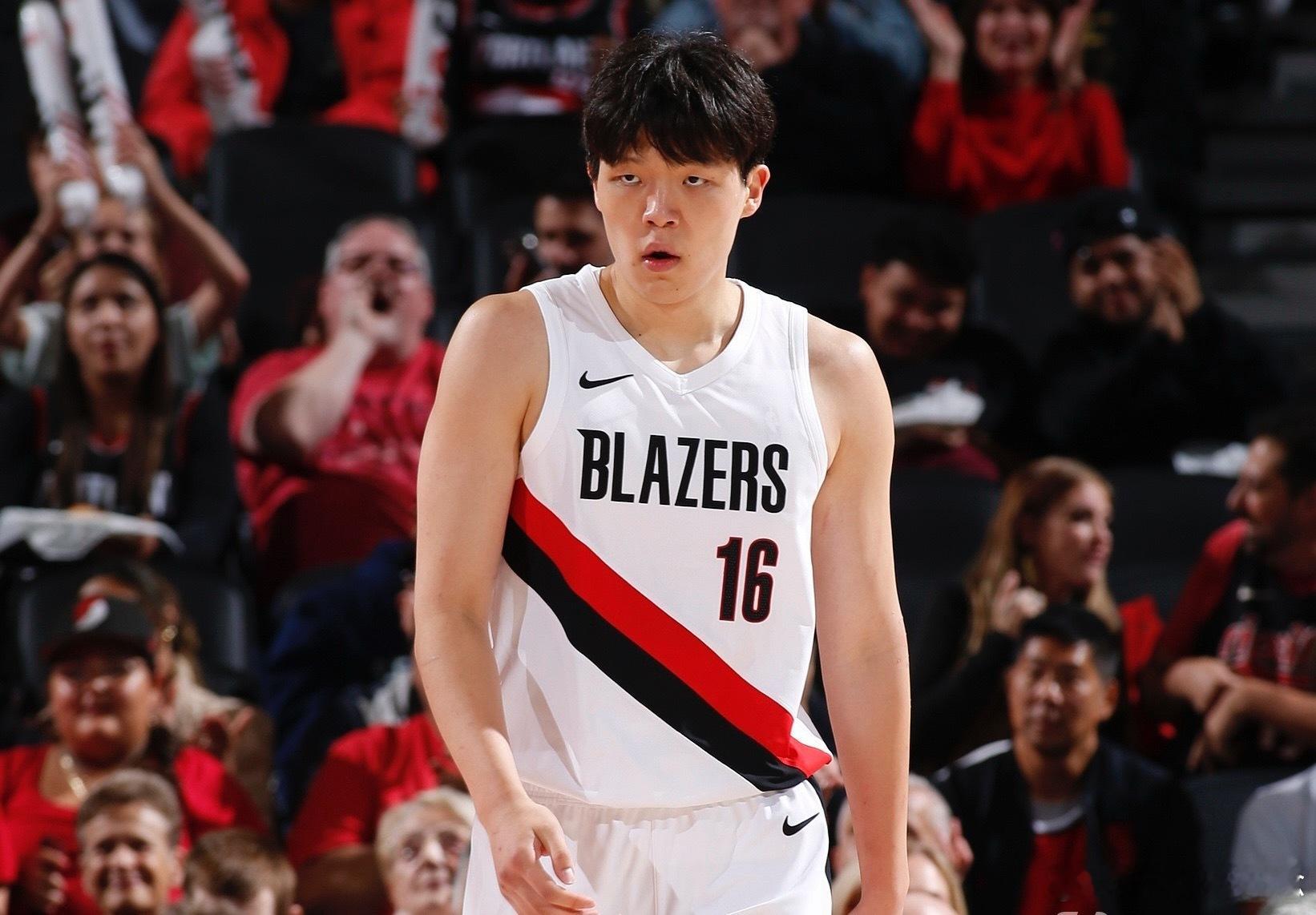 美媒Bleacher Report根据本赛季至今的表现，对2025届新秀进行了重