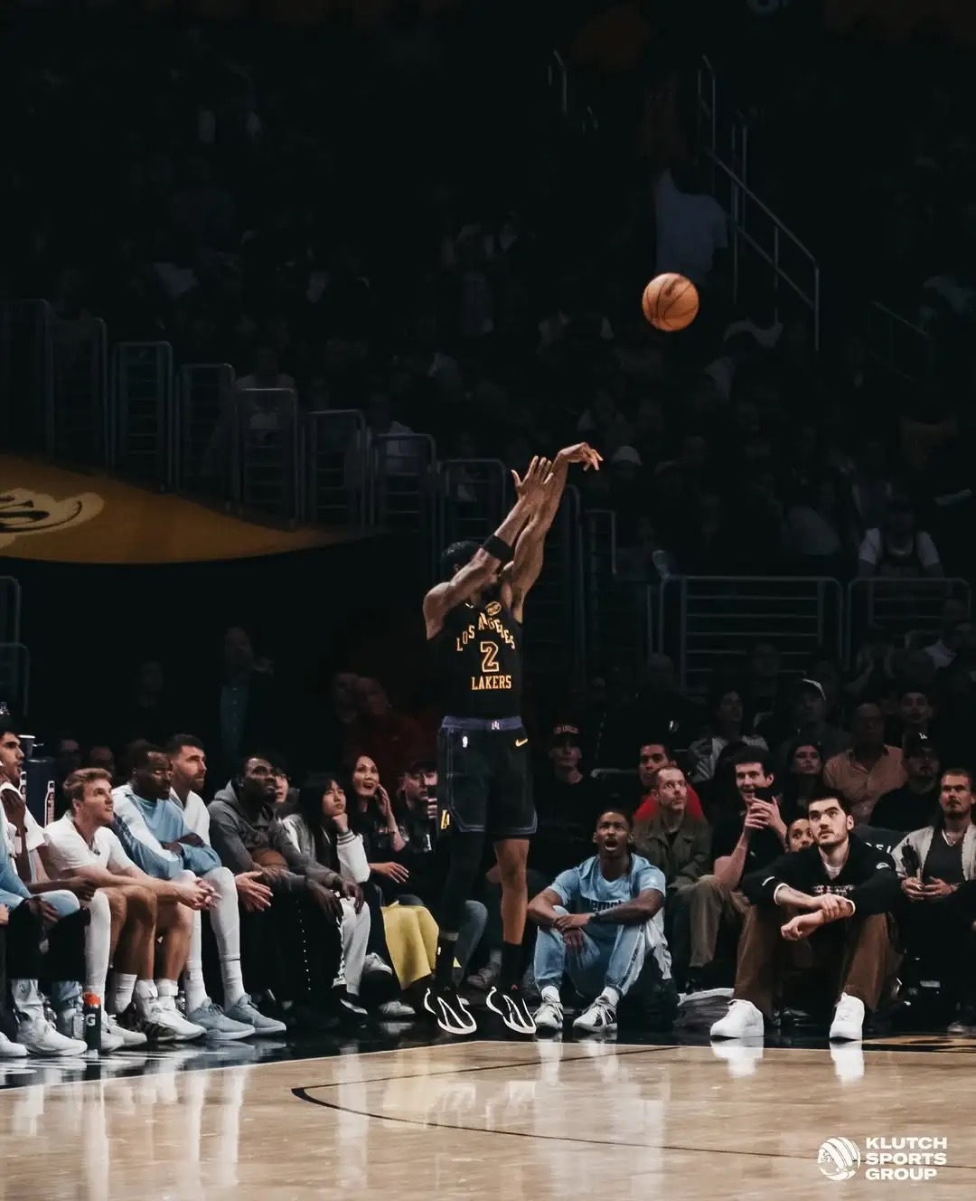 湖人自研3D范德比尔特晒出今日赛场照：马拉松！灰熊vs湖人