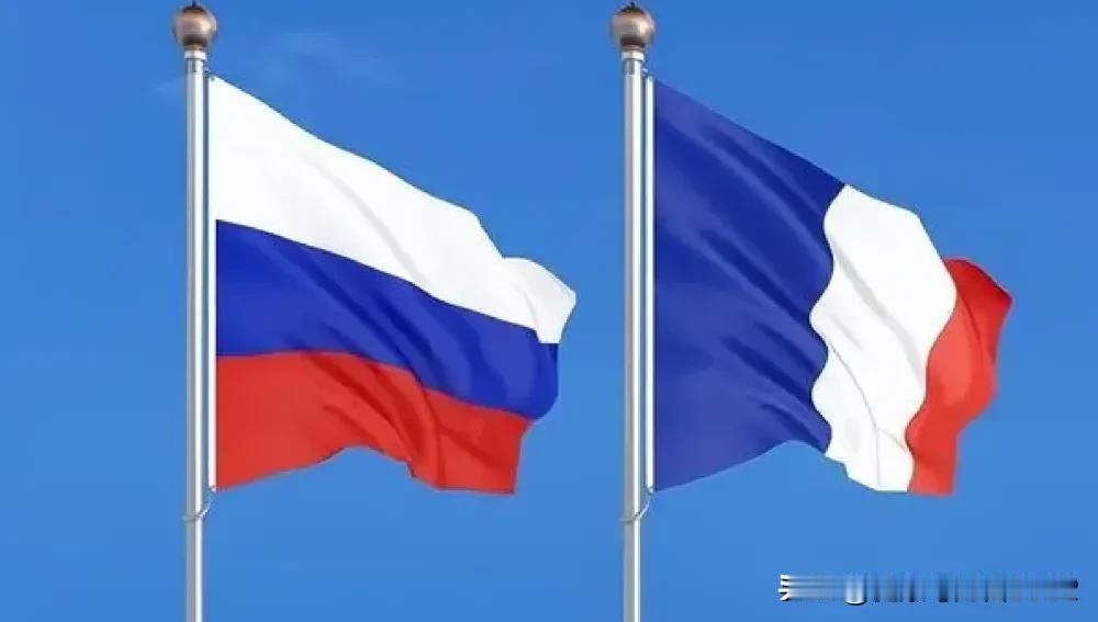 态度转变意味着准备妥协和退让。最近法国总统马克龙的言论引发了广泛的争论，先是称：
