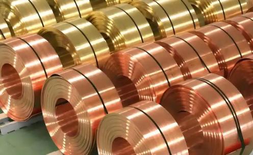 我国现在最大的弱点不是芯片，而是埋在地下的铜。2023年，全国使用铜1522万吨