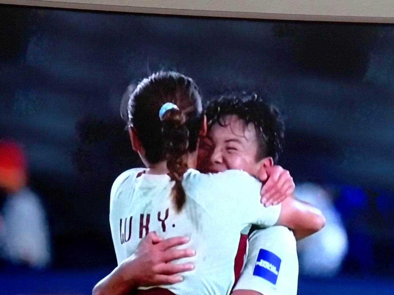 中国女足20年没赢过的对手，这次被跑垮了。
 
3月9日西悉尼的雨夜里，开场32