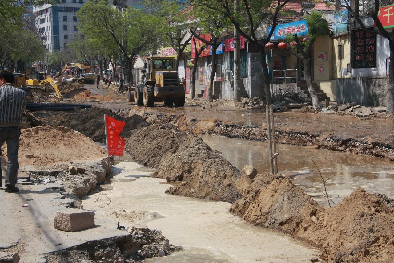 多年前的芝罘区胜利路段。
