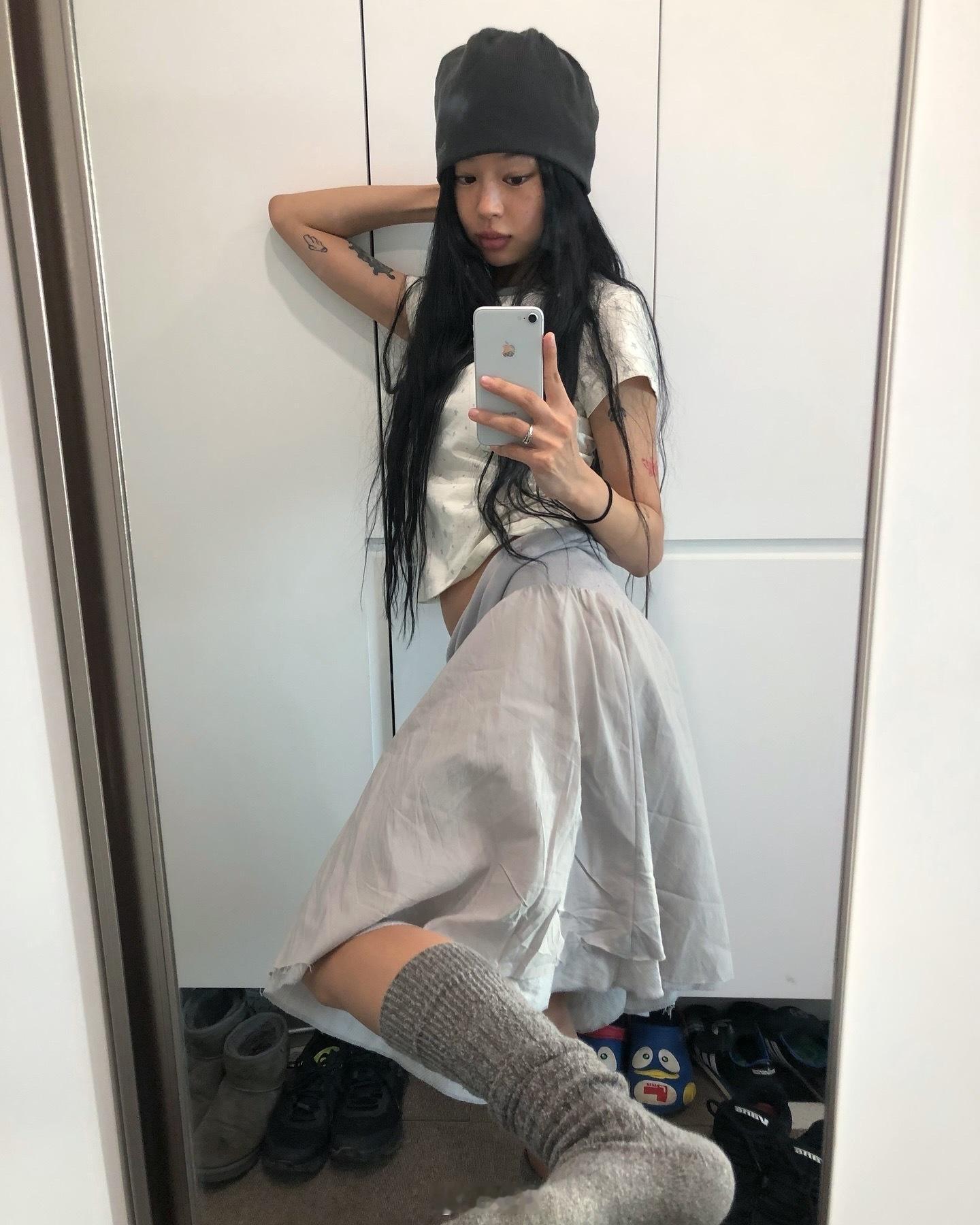 刷到一个好看的小姐姐还在用home键iPhone。 ​​​