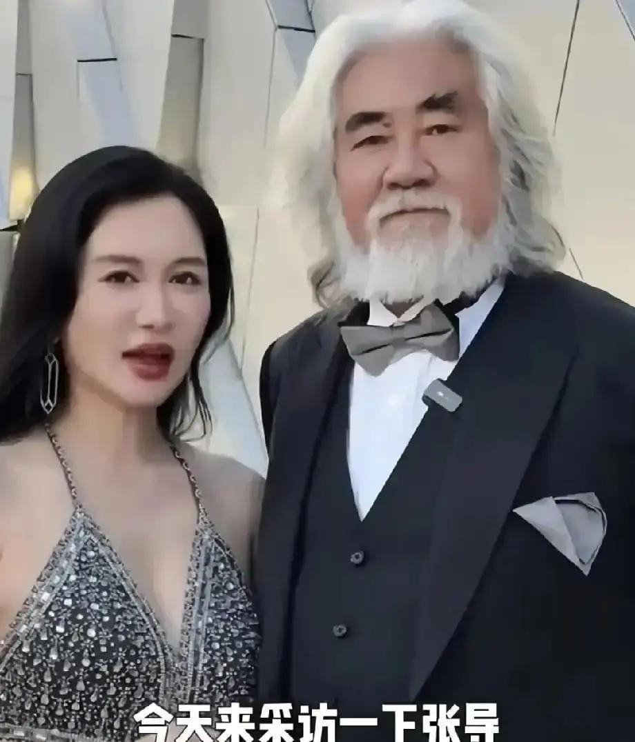 73岁张纪中每天陪娃背法语
 
昨天刷到杜星霖晒娃，马丁用法语点菜，张纪中秒变服