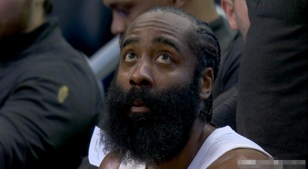 骑士超级球星哈登盛赞队友莫布里的表现！在今天骑士客场以123：116击败雄鹿的赛