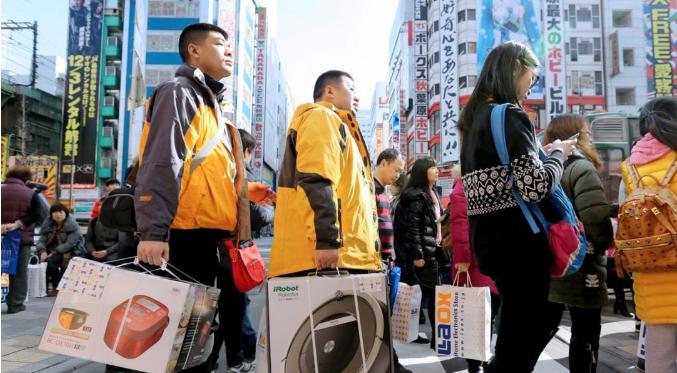 一个好消息，一个坏消息，都与日本有关。
 
先说好消息，日本被挤爆了。2025年