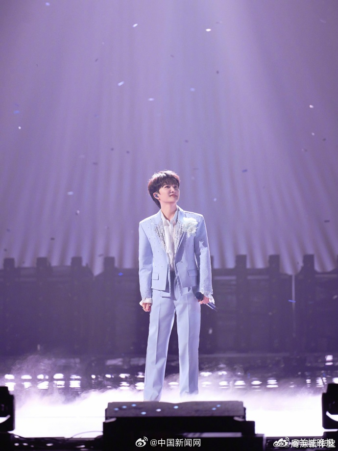 【重温！聊聊你最喜欢的卫视春晚舞台】各地卫视马年春晚精彩节目让人回味无穷，一刷再