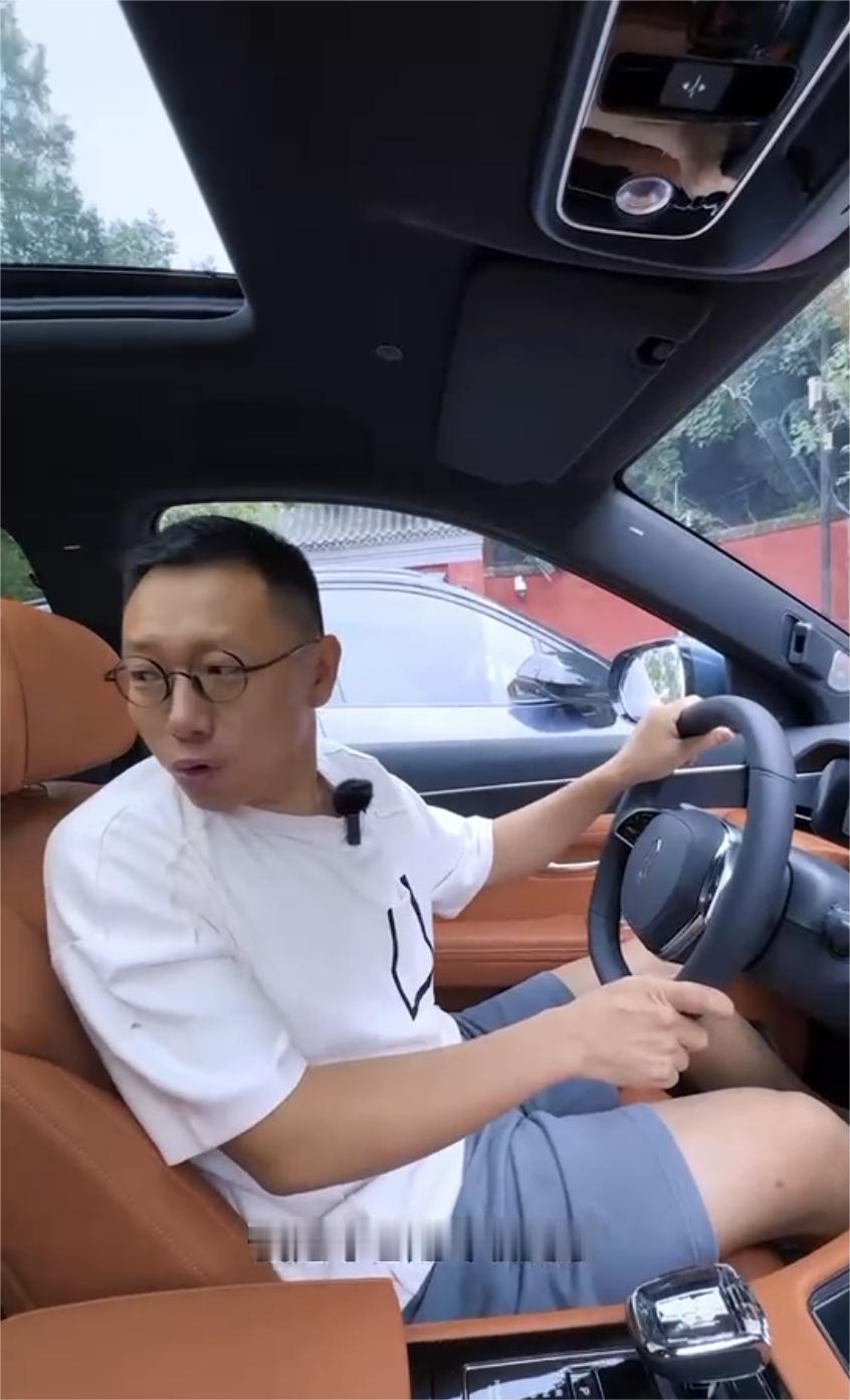 宝子们，亲子游遇上高温季咋整？别急，微博上那个火得不要不要的梨视频，暑期亲子游报