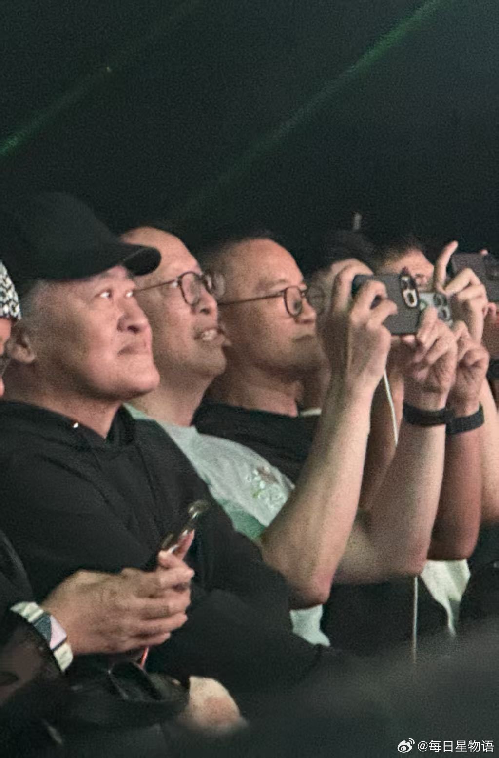 刘欢洪涛洪啸组团来看袁娅维 “月亮撒野”2.0长沙站进行中，刘欢、洪涛、洪啸三位