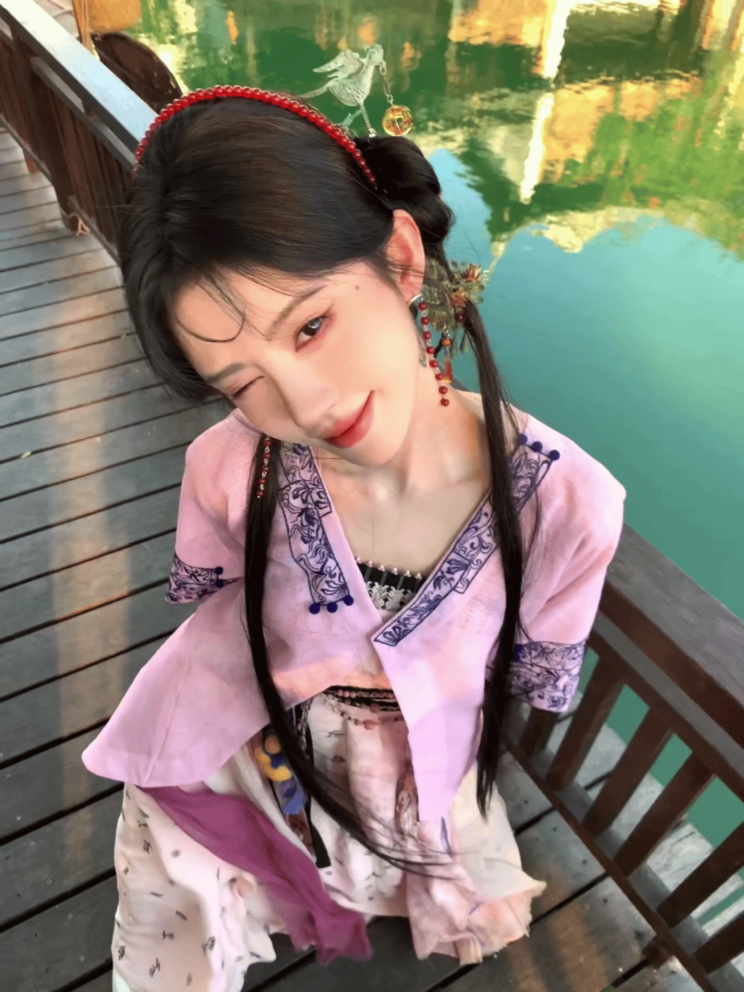我的点赞变成鞠婧祎了 不信你试试 