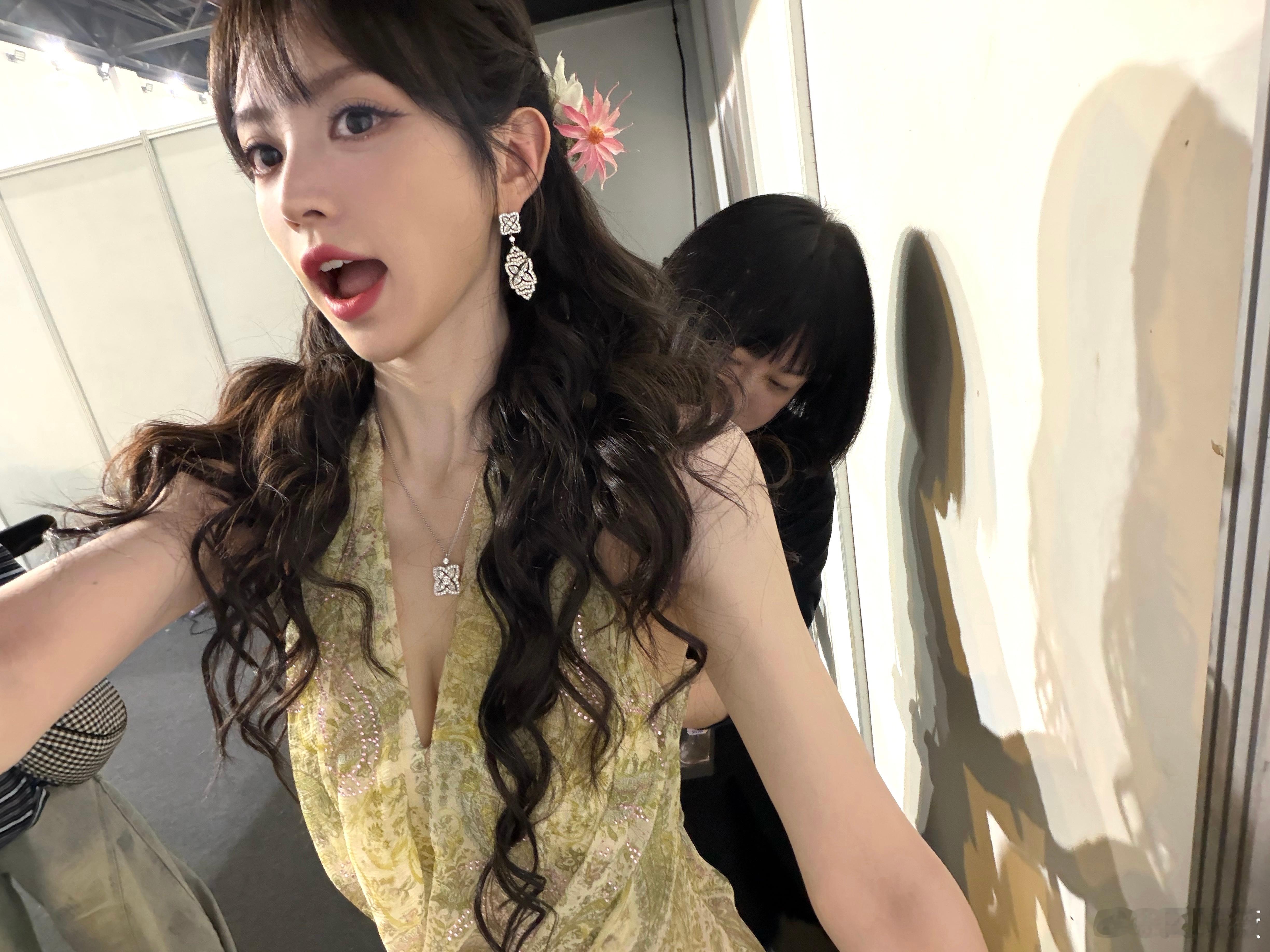 腾讯视频星光大赏 慈姐手中线了属于是 