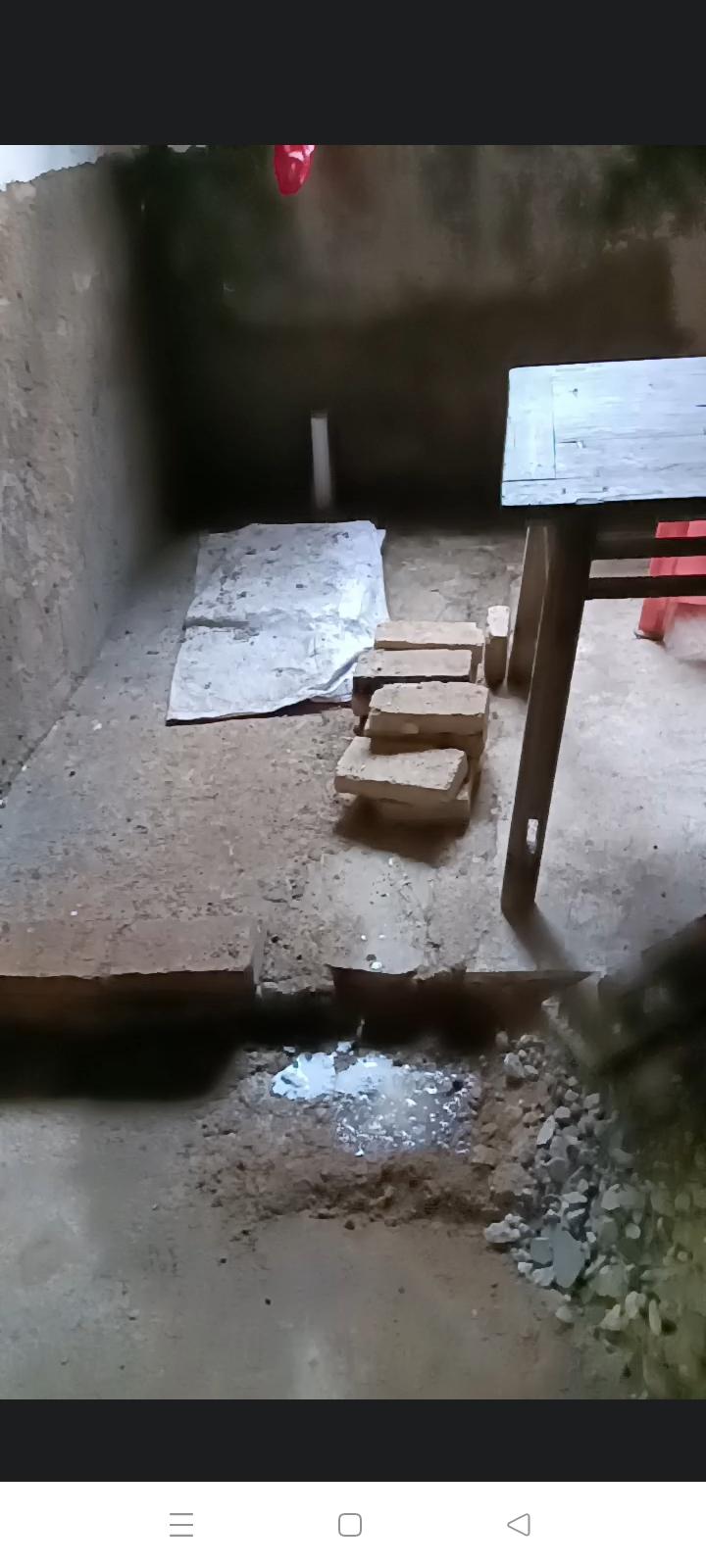老丈人家化粪池做得比房间高了很多，怕脑梗的他行动不便，免费给他返工降低了还遭臭骂