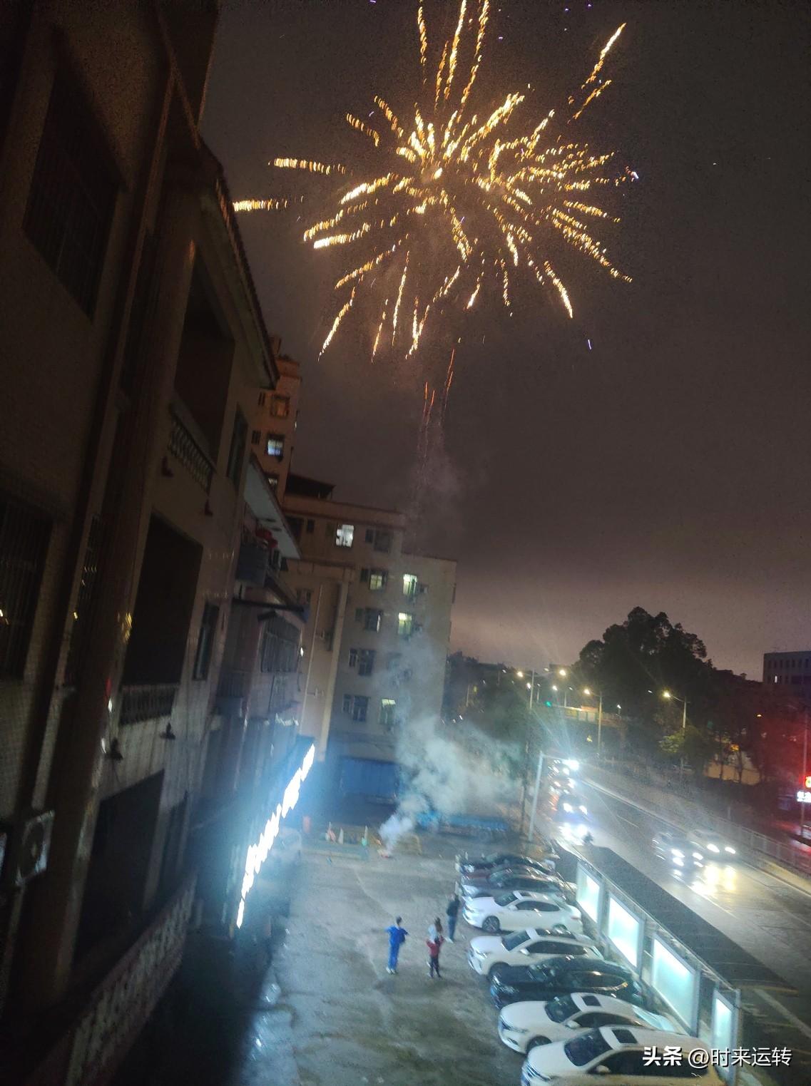 三叉神经是可以根治的！
本人身边就有一位同事，以前，他左边的三叉神经痛，痛到什么