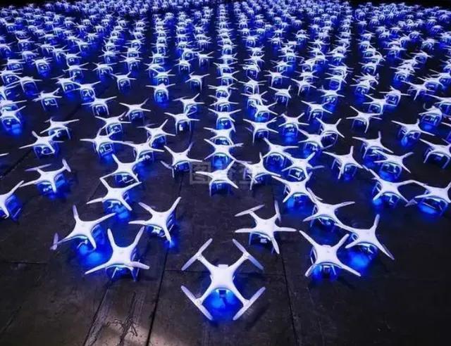 脸都不要了！俄罗斯媒体放出一组数据，说中国每个月能生产出50万架无人机，战时还能