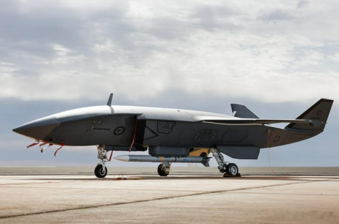MQ-28幽灵蝙蝠首次在美国飞行，可作为协同作战飞机使用2026年5月27日，波