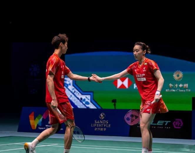 国羽混双卫冕冠军止步八强 卫冕之旅止步八强！蒋振邦/魏雅欣0-2不敌世界第八，冲