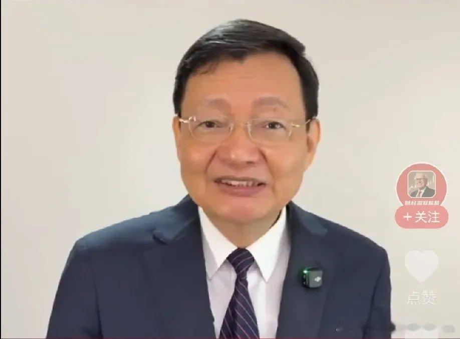 李大霄的投资理念是，在人们放弃、不看好，都认定处于熊市的时候去买股票，此时才是赚