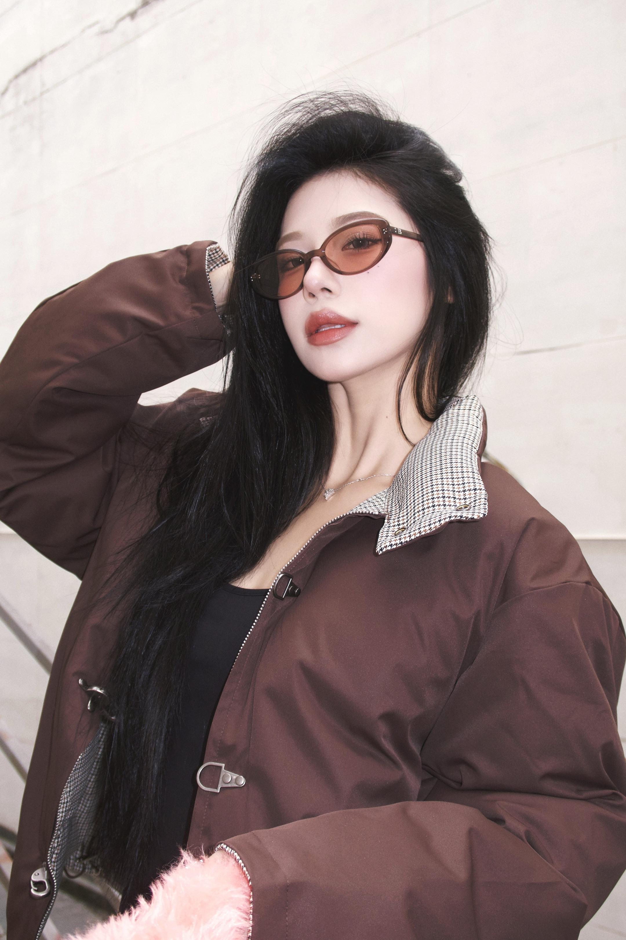 连朋友都算不上的关系  你又发什么脾气