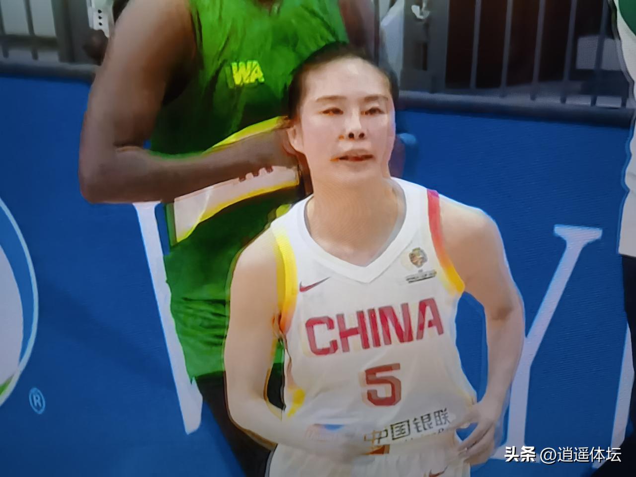 女篮世界杯资格赛，说心里话中国女篮还是靠老板底！
      这一场比赛艰难的战