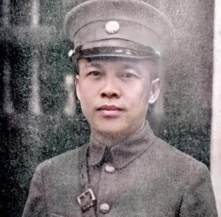 陈济棠是一个很矛盾的人。他在任时把广东治理得非常好，大搞城建：修了30几条马路，