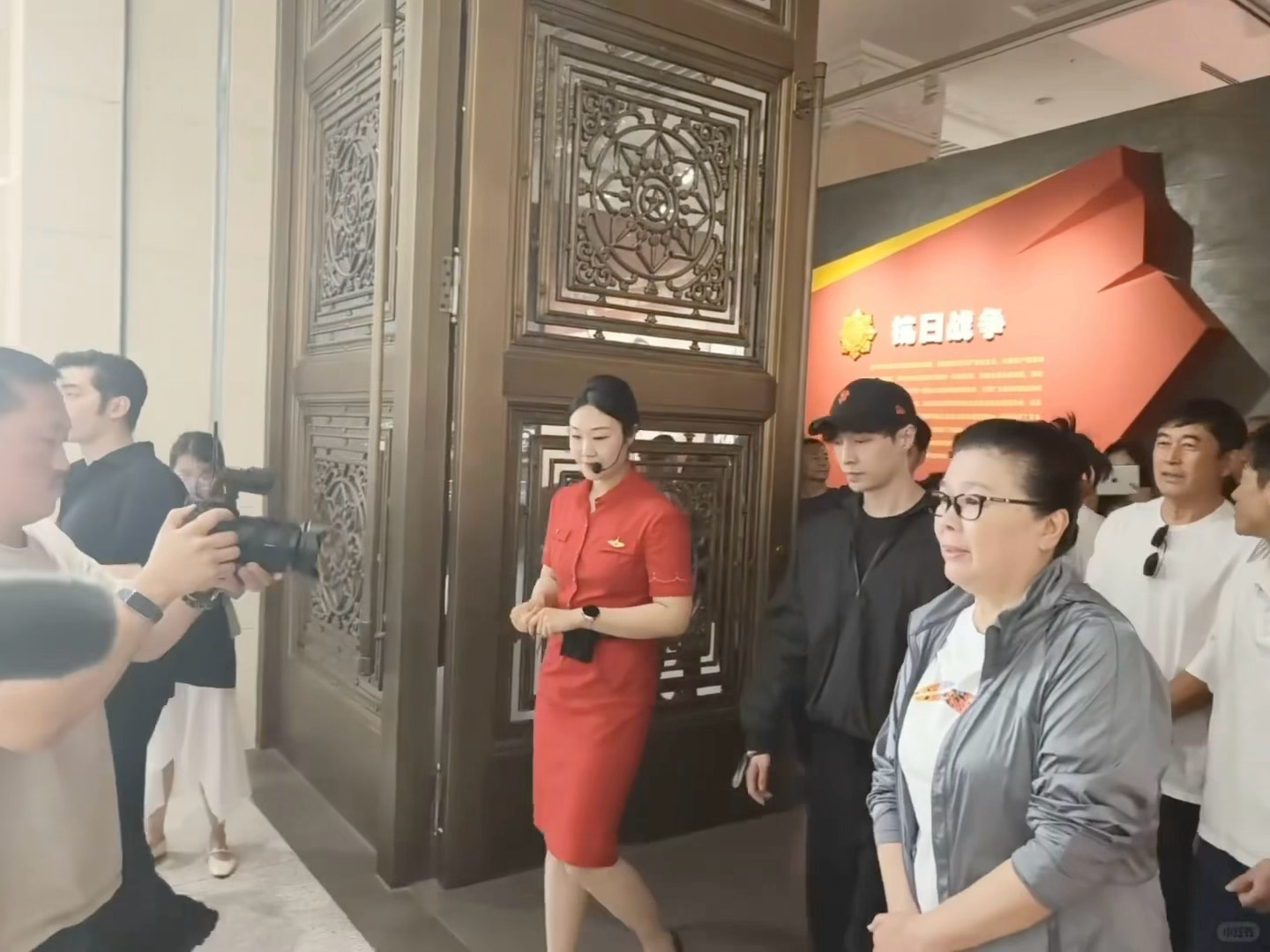 小王老师今天和陈力导演去军博啦