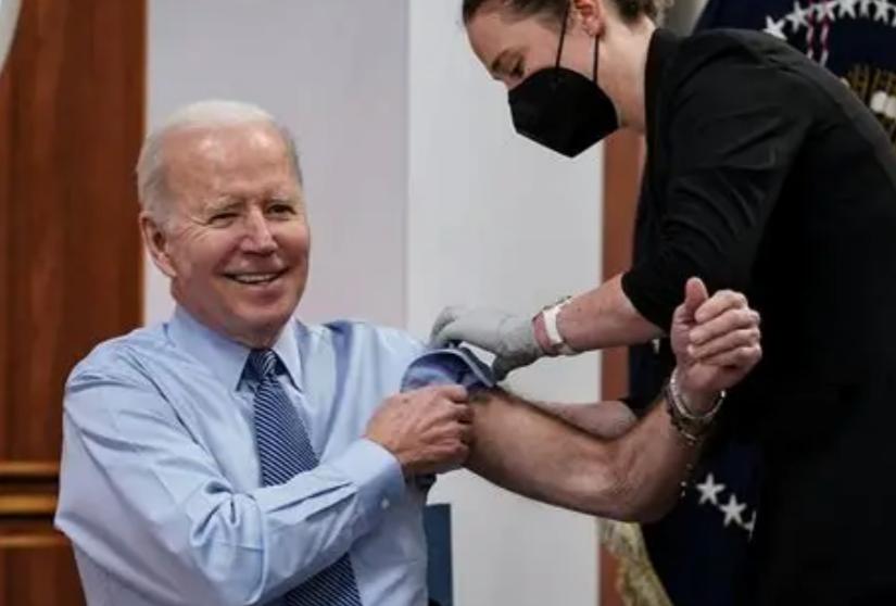 拜登用了4年，把美国从“病危”拉回“重症监护”；特朗普只用一年，直接拔管、再捅几