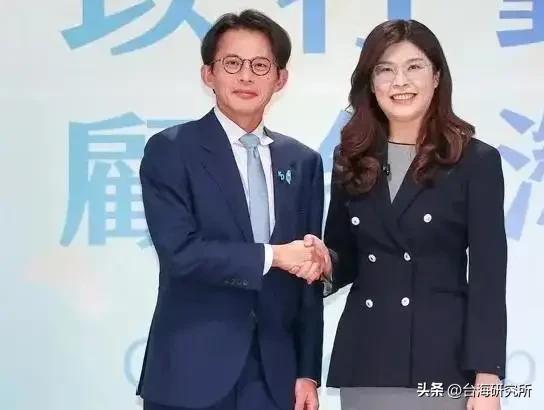 柯文哲被判重刑
确实加速国民党和民众党合作

正如郑丽文所言
民进党是蓝白合的媒