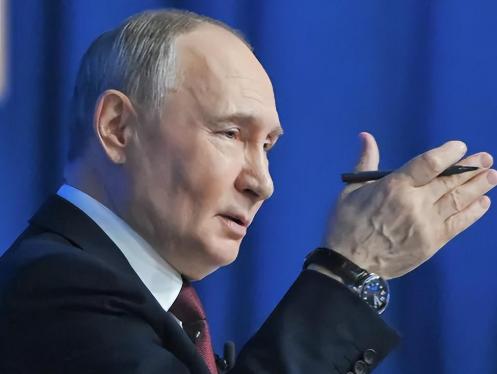 “乌军即将弹尽粮绝。”19日，普京在年度记者会中直言：“俄军正在接触线全线展开攻