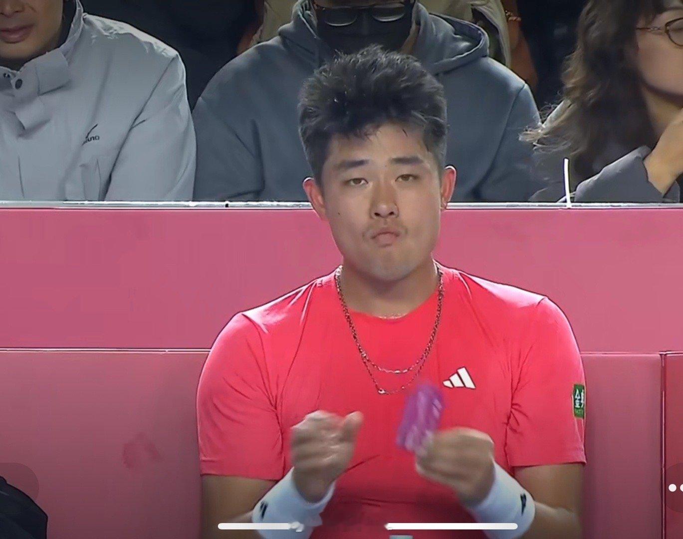 香港 250 次轮，🇨🇳吴易昺 6-3/2-6/1-6 不敌卢布列夫逆转，无