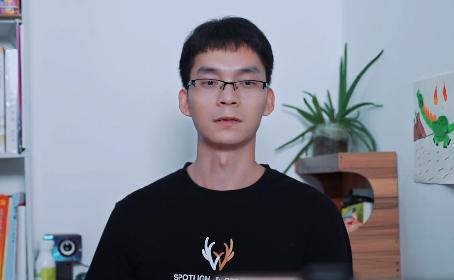 考霸唐尚珺宣布：继续复读，称别无选择，再战一年
“不甘心、不服气、放不下”，面对