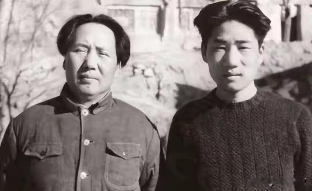 毛岸英墓碑上的字，为何主席坚持不搞特殊？
毛岸英牺牲后，怎么安葬、碑文写啥，都成