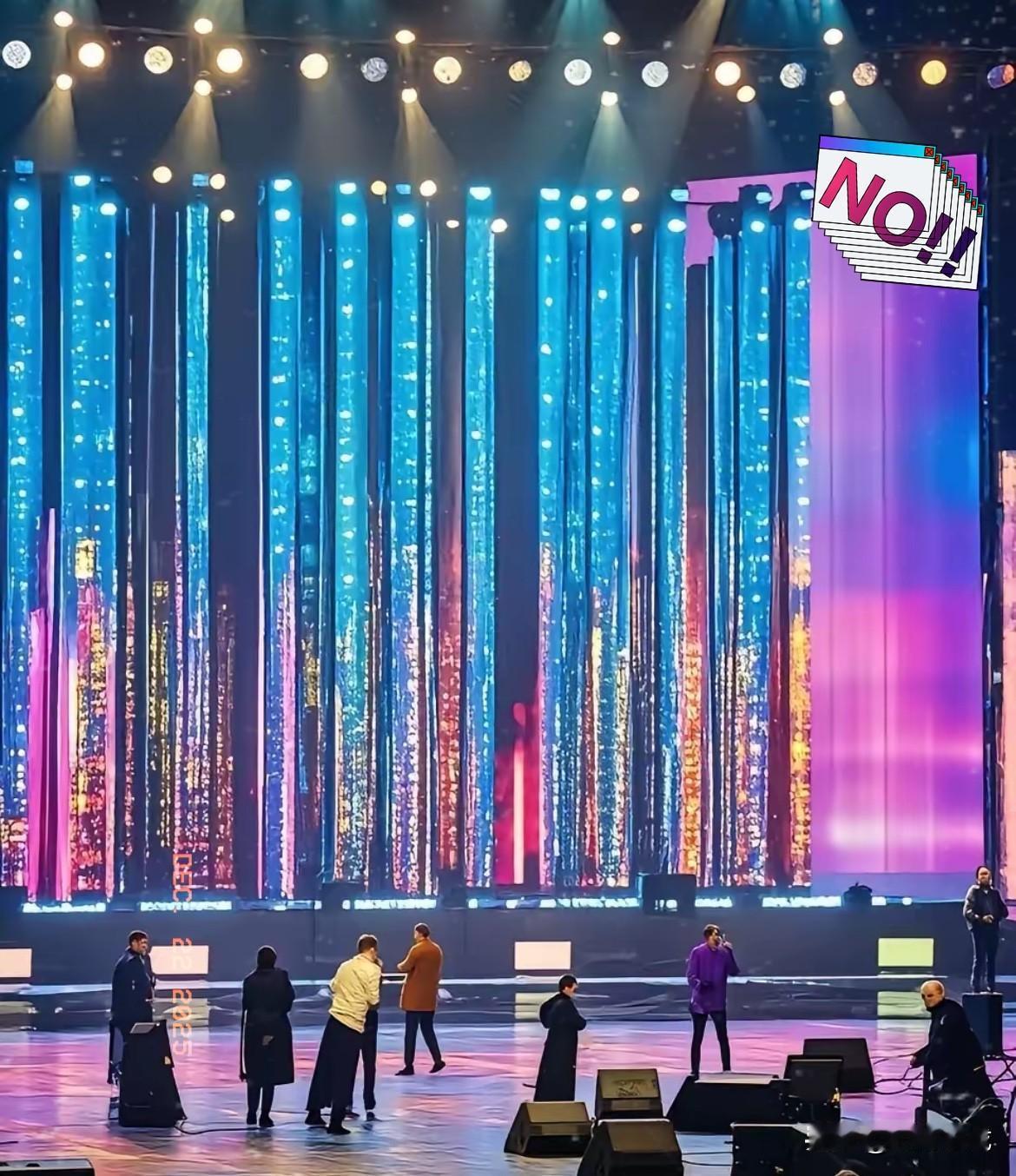 春晚“劝退清单”出炉！
这些老面孔一出现，
遥控器立马握不住！

岳云鹏的捂嘴瞪