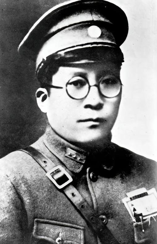 1949年，毛人凤请示杨虎城如何处置，蒋介石冷冷一句：留他做什么？早就该杀了！