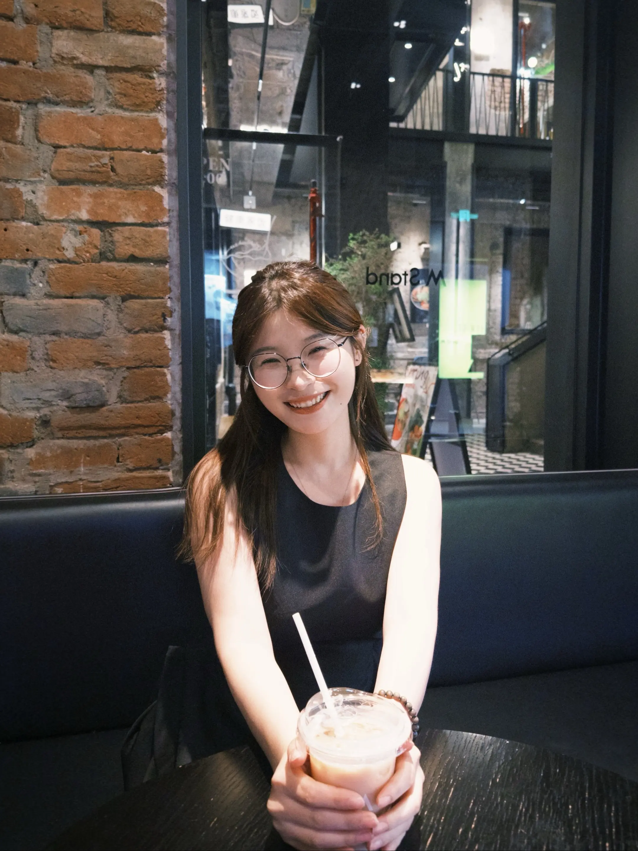 承认我是魅力女人真的很难吗。